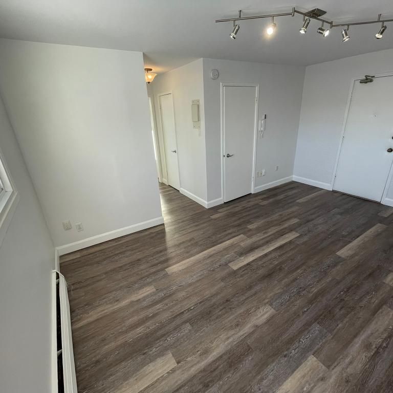 2 1/2 À Louer - Photo 1