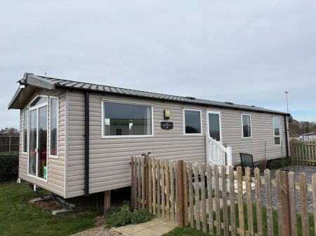 A spacious Three Bedroom Static in sought after Belton location!!! with garden to side, off street parking and open plan Kitchen/Living Room. - Photo 2