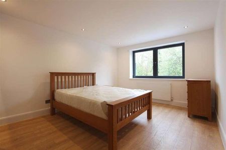 Beaconsfield Road, Seven Sisters, N15 - Photo 2