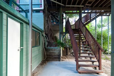 :: Two story Home in Glen Eden - Photo 2