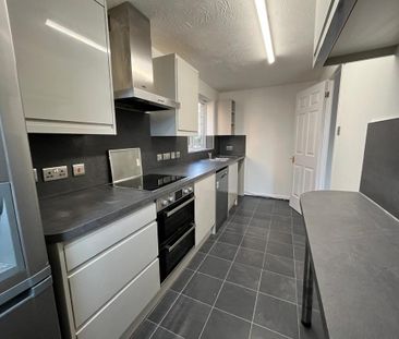 2 bedroom maisonette to rent - Photo 5