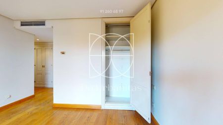 3 room luxury Apartment for rent in Madrid, Spain - Photo 3