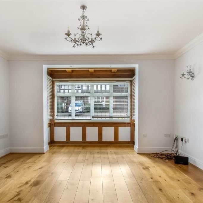 6 bedroom detached house to rent - Photo 1