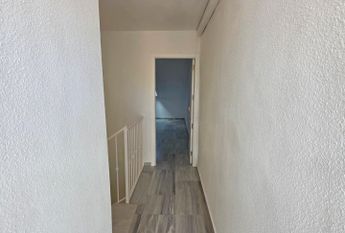 LONG TERM RENTAL IN LA CARIHUELA 3 BEDROOMS, AND PRIVATE PARKNG – tor501ts