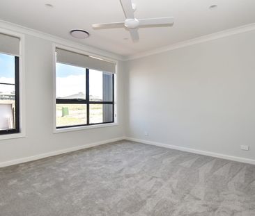 Modern Living with Style and Comfort! - Photo 5