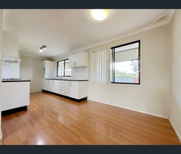 72 Greenmeadows Crescent, Toongabbie, NSW 2146 - Photo 4