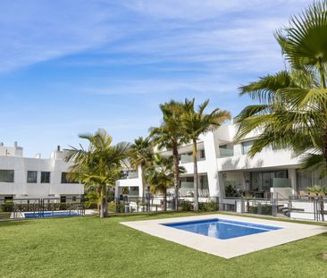 Townhouse in Río Real - Photo 1