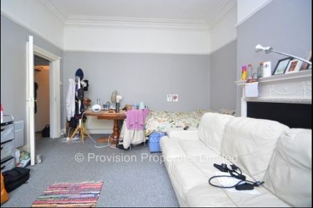 Flats in Leeds Properties Leeds - Photo 2