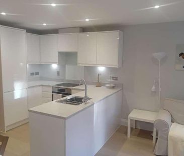 Ascot, Berkshire, SL5 - Photo 1