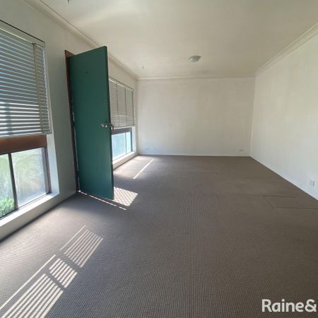 2/10 Crest Avenue, North Nowra, NSW 2541 - Photo 3