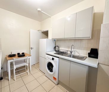 Room in a Shared Flat, Templar House, NW2 - Photo 3