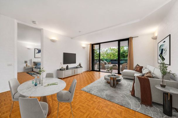 Large One Bedroom Apartment with Huge Terrace - Photo 1