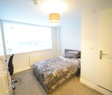 Room 3, Flat 7, 10 Middle Street, NG9 1FX, NOTTINGHAM - Photo 4