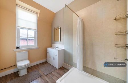 1 bedroom in a house share to rent - Photo 5