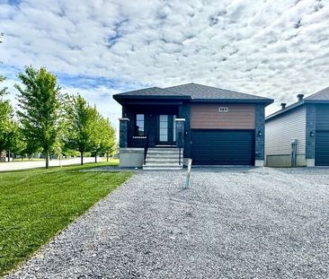 For Lease - 1232 Monblanc Crescent, Russell, Ontario - Photo 2