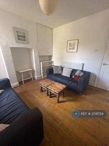 3 bedroom semi-detached house to rent - Photo 3