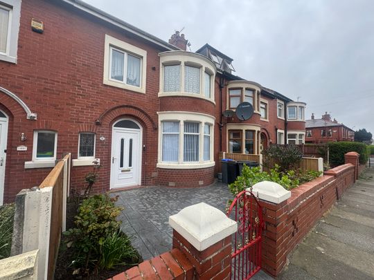 Warbreck Drive, Blackpool - Photo 1