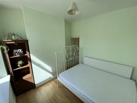 4 bedroom private hall to rent - Photo 4