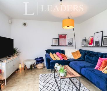 2 bedroom apartment to rent Sutton Close, Beckenham, BR3 - Photo 2