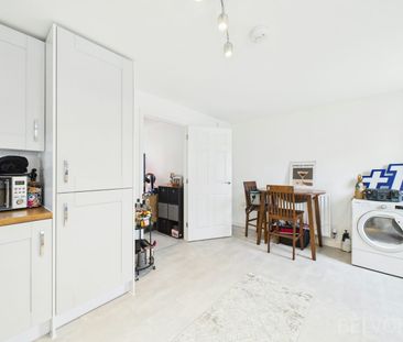 End of terrace house to rent on - Photo 1