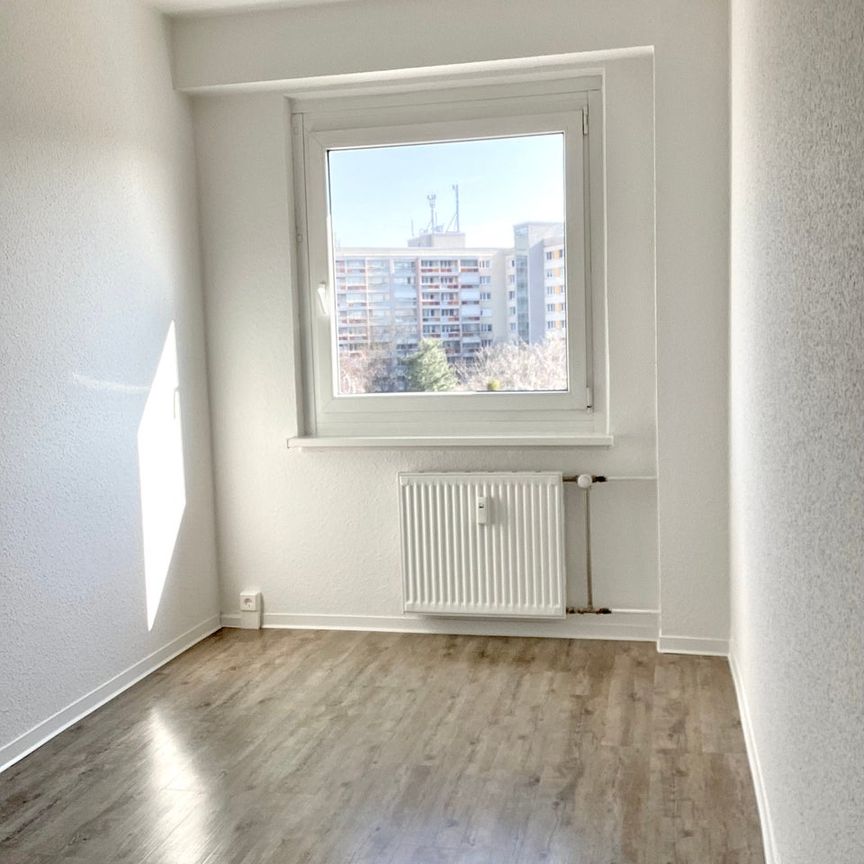 Genau das Richtige für Paare und kleine Familie - 3-Zimmer-Wohnung mit Balkon - Photo 1