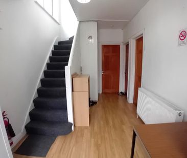 1 bedroom in a house share to rent - Photo 5