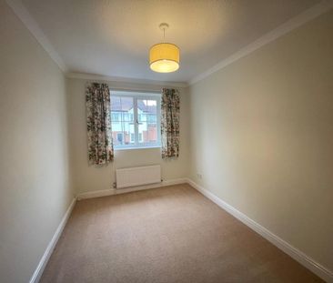 3 bedroom semi-detached house to rent - Photo 5