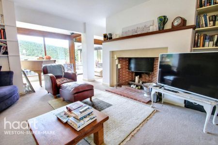 4 bedroom detached house to rent - Photo 2