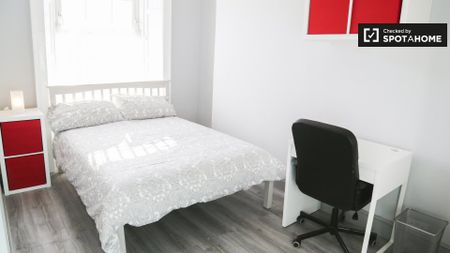 Room in a shared 8-bedroom apartment, Inns Quay, Dublin - Photo 5