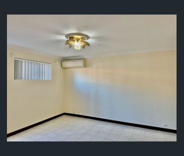 FRESHLY PAINTED & FULL BRICK TOWN HOUSE - Photo 3