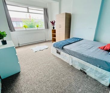 Room in a Shared House, Couples Allowed, SW16 - Photo 2