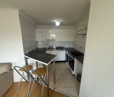 1 Bedroom Property To Rent - Photo 4