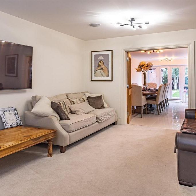 4 bedroom semi-detached house to rent - Photo 1