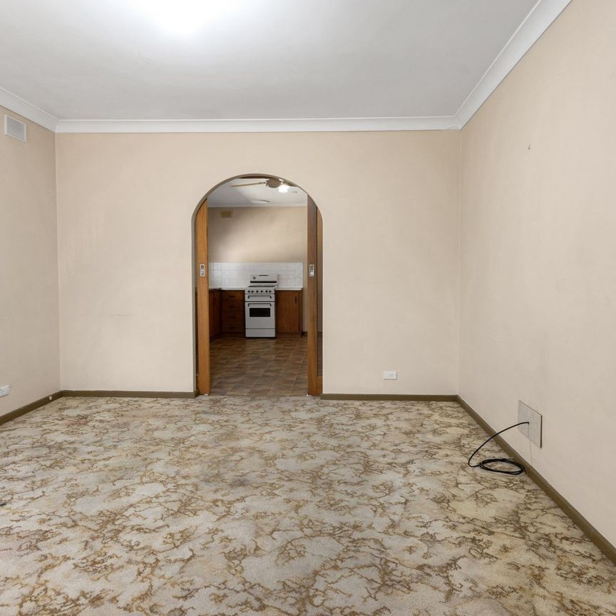 Neat Two Bedroom Unit - Photo 1