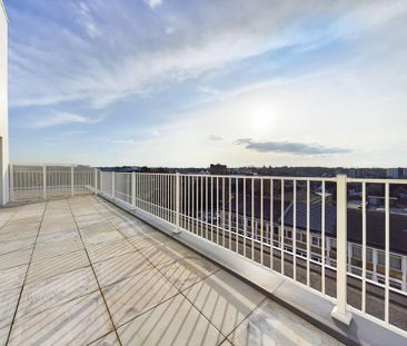 The Broadway, Town Centre - Photo 6