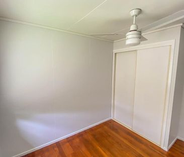 Comfortable Family Home! - Photo 2