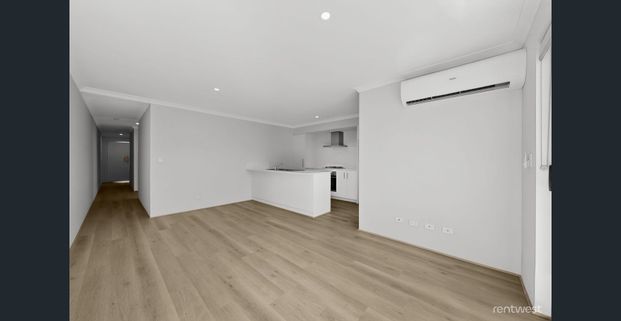 LOCK & LEAVE - Photo 1