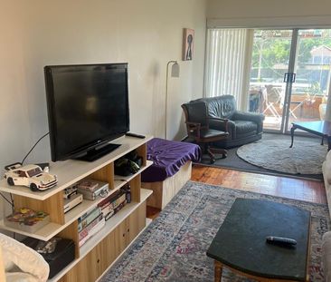 St Kilda East - Photo 2