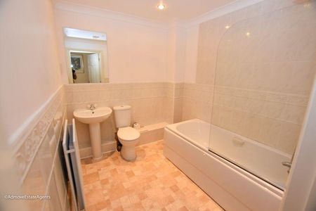 2 bedroom apartment to rent - Photo 5