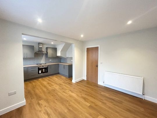 Langley Road, Branksome - Photo 1