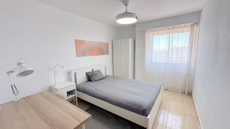 Carrer de l'Illa Formentera, Valencia, Valencian Community 46026 - Photo 4