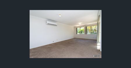 Large four bedroom home - Photo 5