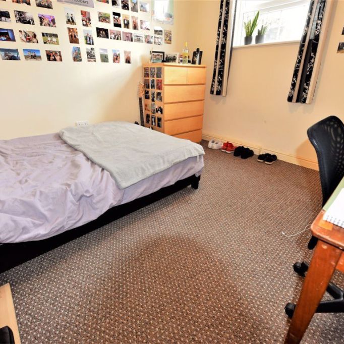 2 bedroom Flat in 14 Raglan Rd, Leeds - Photo 1