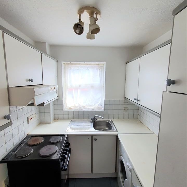 1 Bed Flat, Epsom Road, CR0 - Photo 1