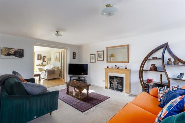 5 bedroom house to rent - Photo 1