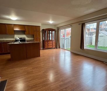 For Lease - 921 Taggart Crescent, Oshawa, Ontario - Photo 6