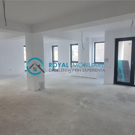 Royal Imobiliare Inchiriere apartament 4 camere, zona Sud - Fotografie 1