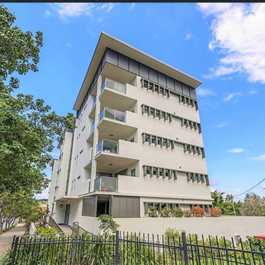 503/37 Connor Street, Kangaroo Point - Photo 1