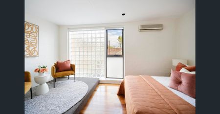 Hidden laneway gem in the beating heart of Carlton - Photo 3