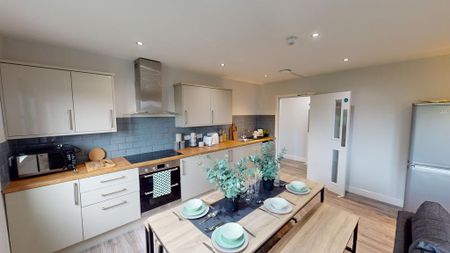 6 bedroom flat to rent - Photo 4